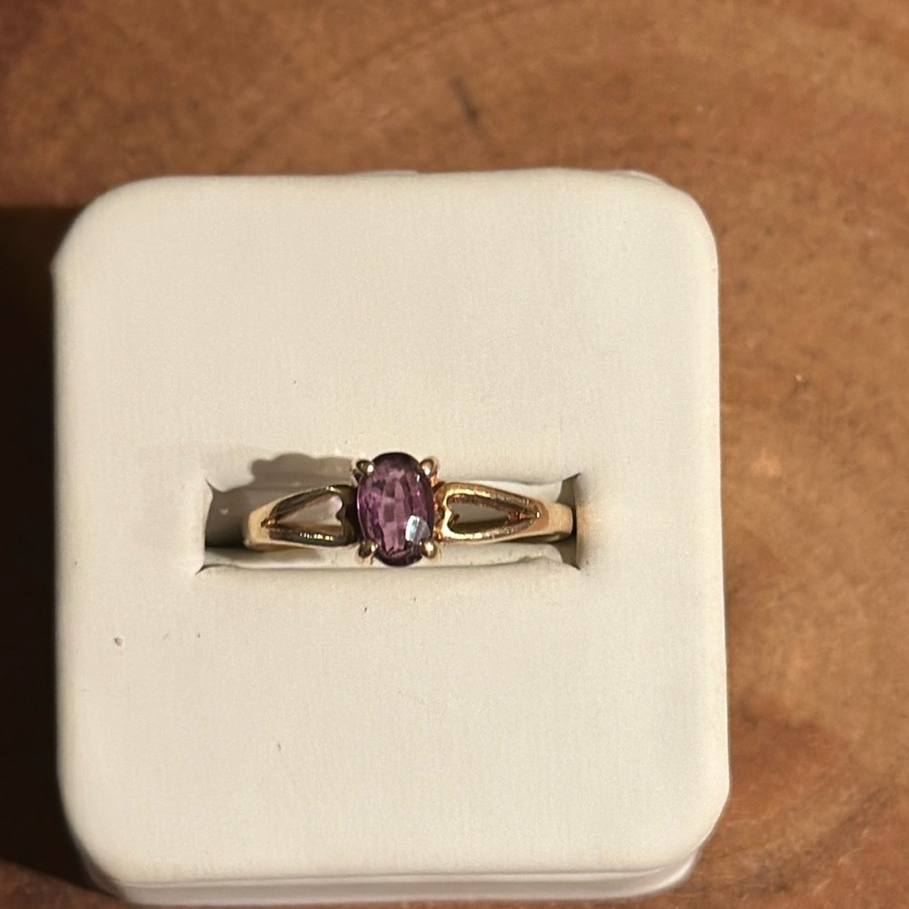 10 karat gold ring with amethyst stone